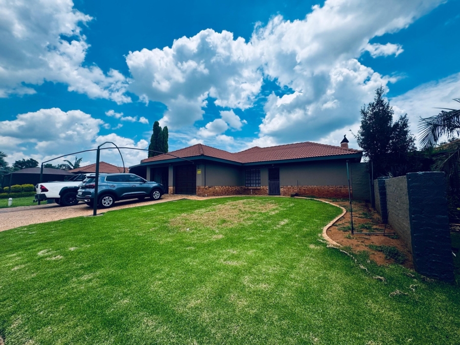 3 Bedroom Property for Sale in Waterkloof East North West